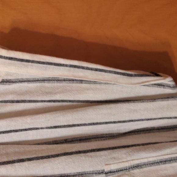 Linen lightweight cuffed sleeve dress - Picture 3 of 5